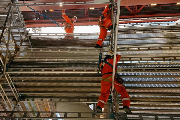 Scaffolding services on oil rig platform