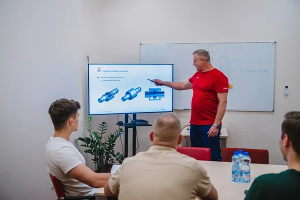 Theoretical training classroom